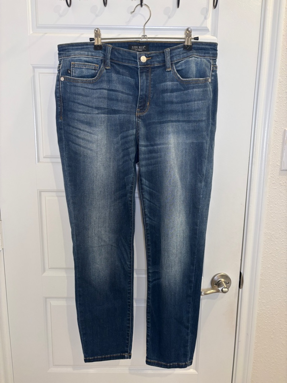 Judy Blue Medium Wash relaxed fit Jeans